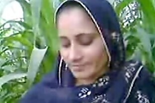 Pakisha Village Xxx - Pakistani village girl fucked by her cousion in open field -  DirtySanchezTube.com